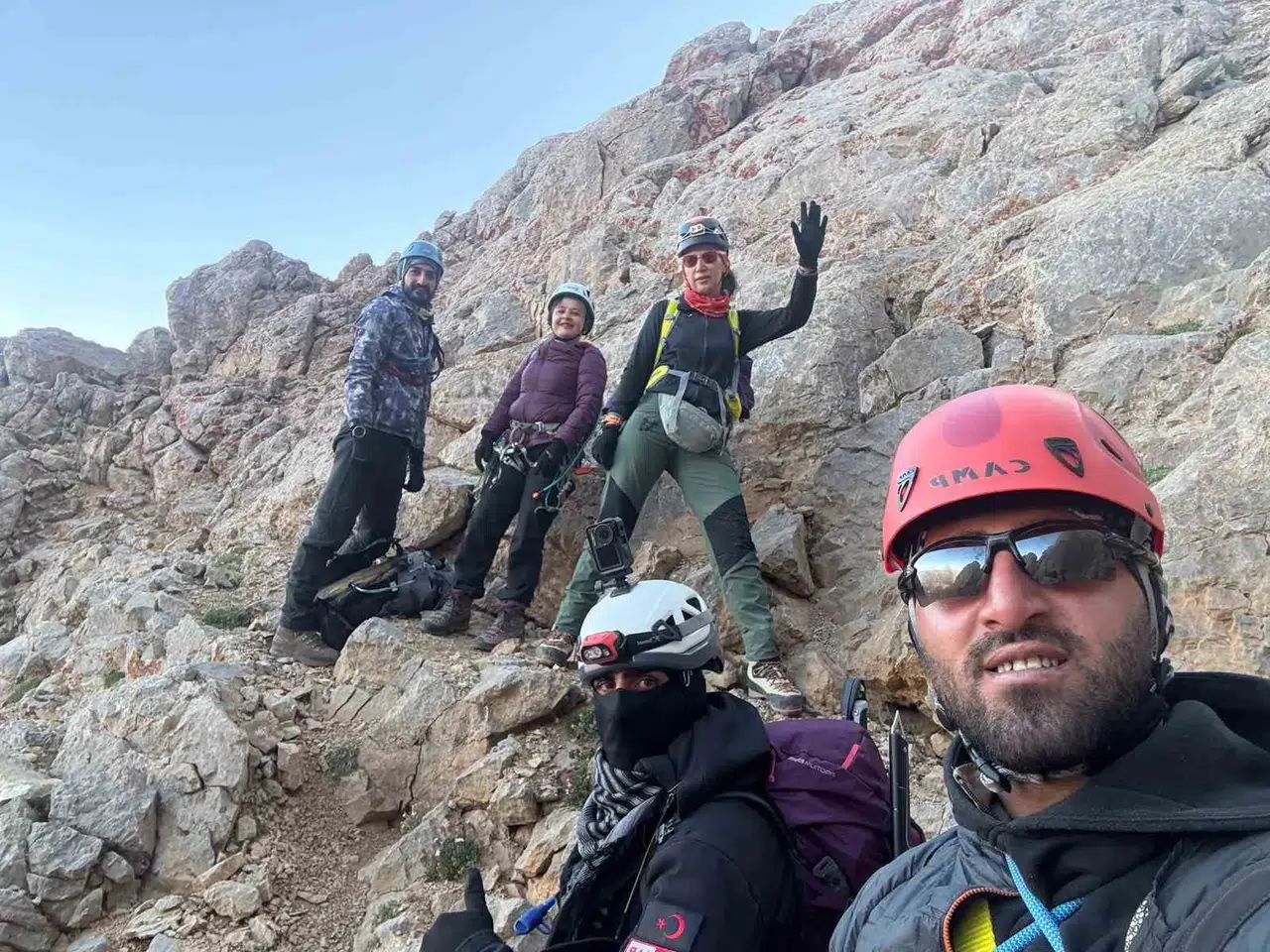 Cilo Dağları’nın Korkulan Zirvesi Suppa Durek’te Tarihi Kadın Eli: 4 Bin 123 Metrede Gurur Anı