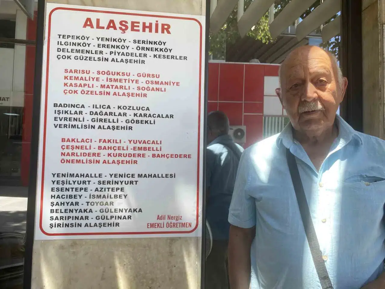 Alaşehir’in 51 mahallesini mısralara sığdırdı: Belediye binasının yeni süsü oldu