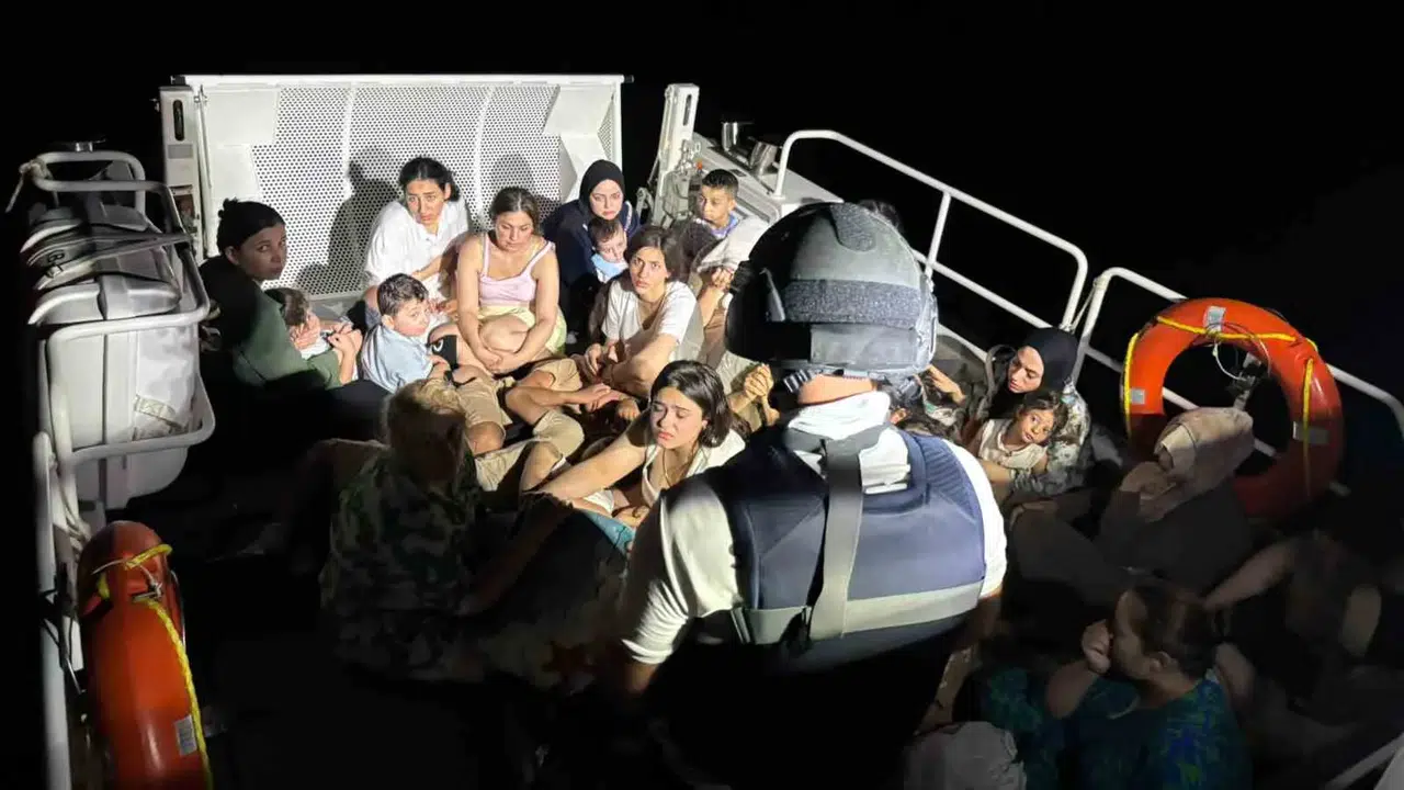 Gökova'da yasa dışı geçişe geçit yok: 64 kişi yakalandı
