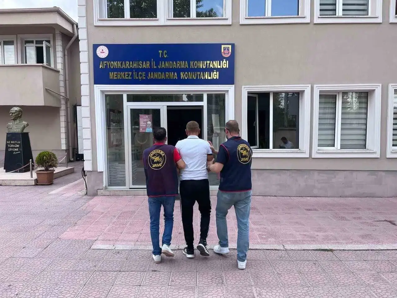 20 yillik hapis cezasindan kacisi kisa surdu: Jandarma operasyonuyla yakalandi