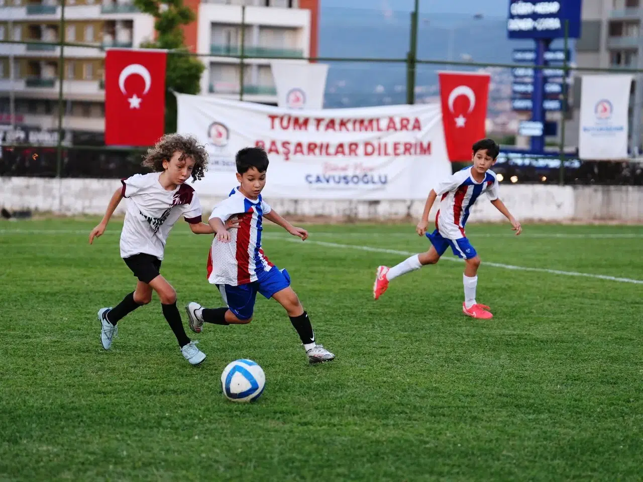 Denizli’de bayram havası: Zafer coşkusu spor sahalarına taşınıyor