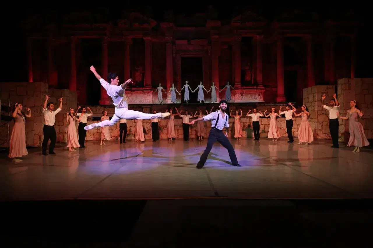 Hierapolis’in kadim taşları Zorba’nın ritmiyle yankılandı