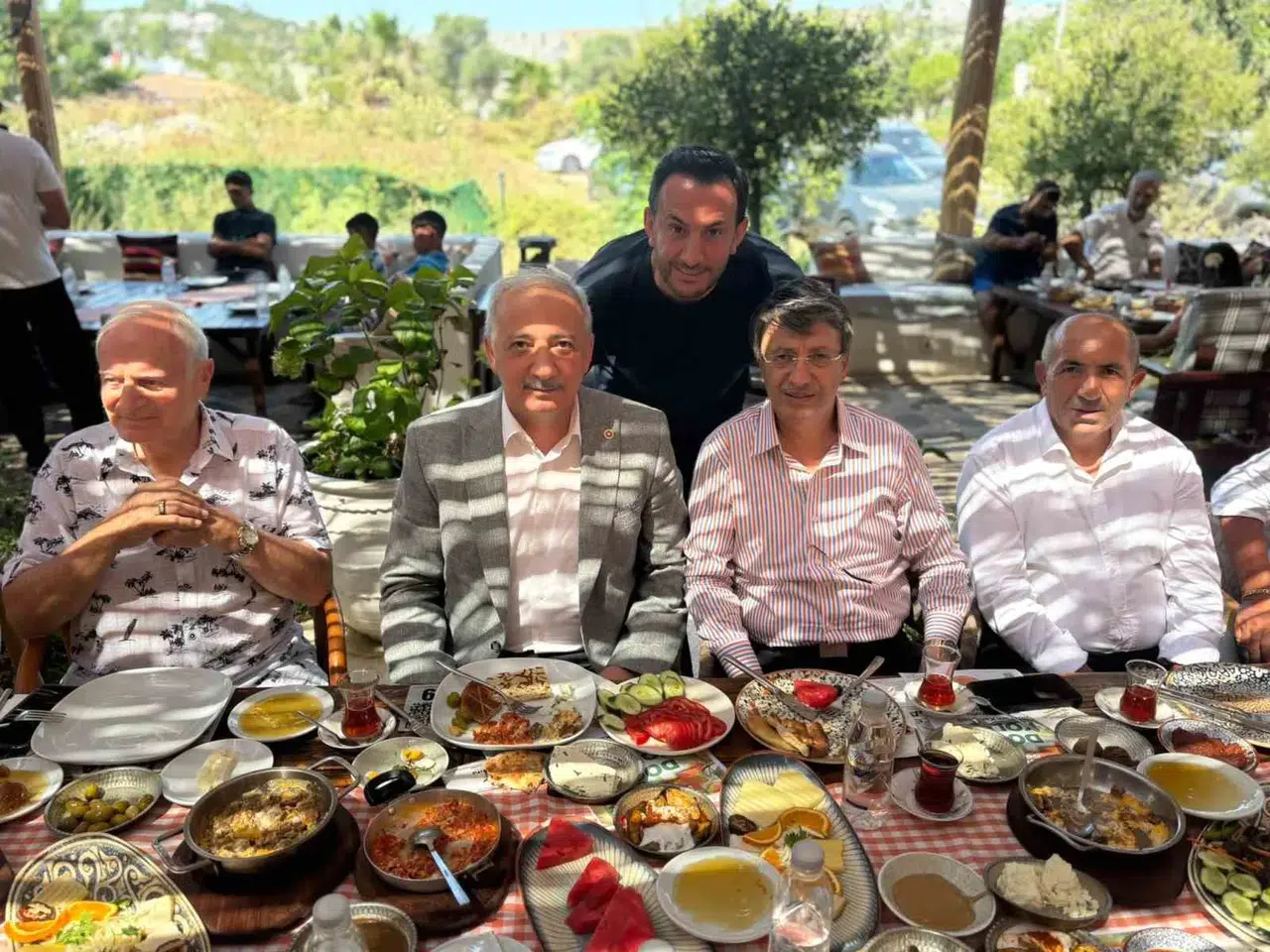 Bodrum'daki Vanlılardan vekillere ulaşım çağrısı: Bir günümüz yollarda geçiyor