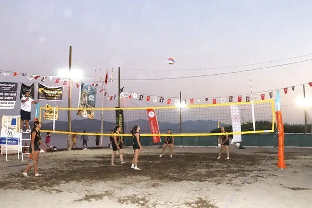 Kum Sahalarda Zafer Coşkusu: Köyceğiz’de Plaj Voleybolu Şöleni Başlıyor