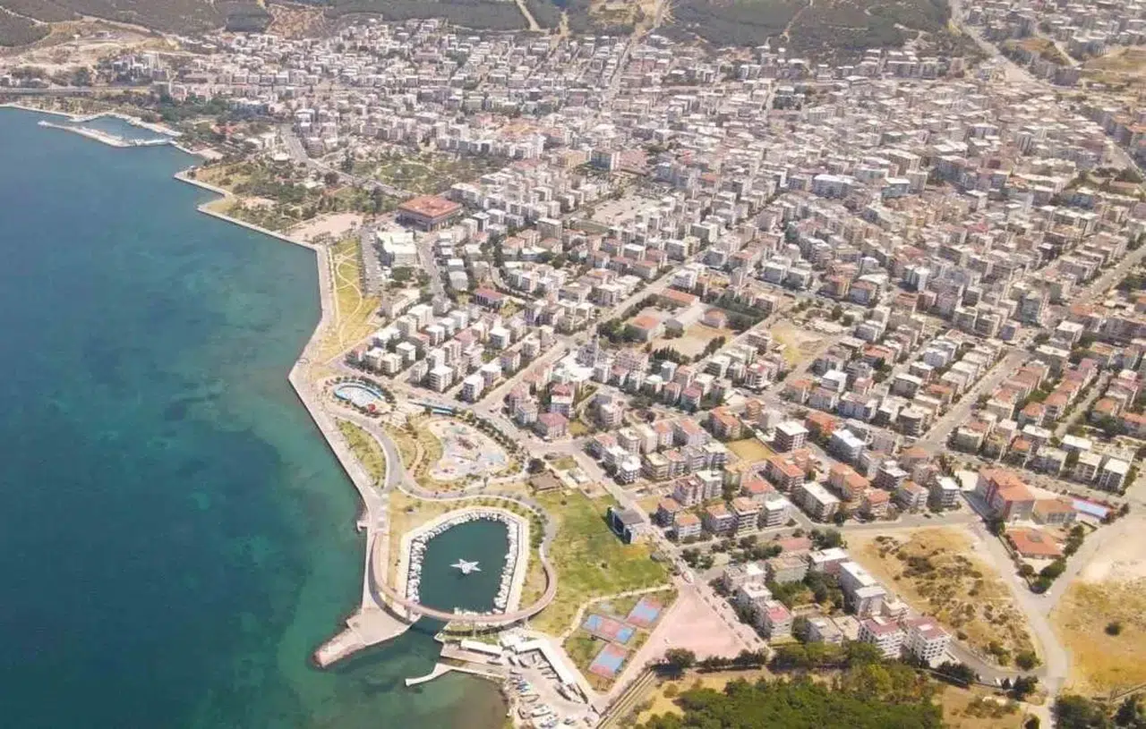 İzmir konut piyasasında durgunluk: Satışlar 6 bin bandına geriledi