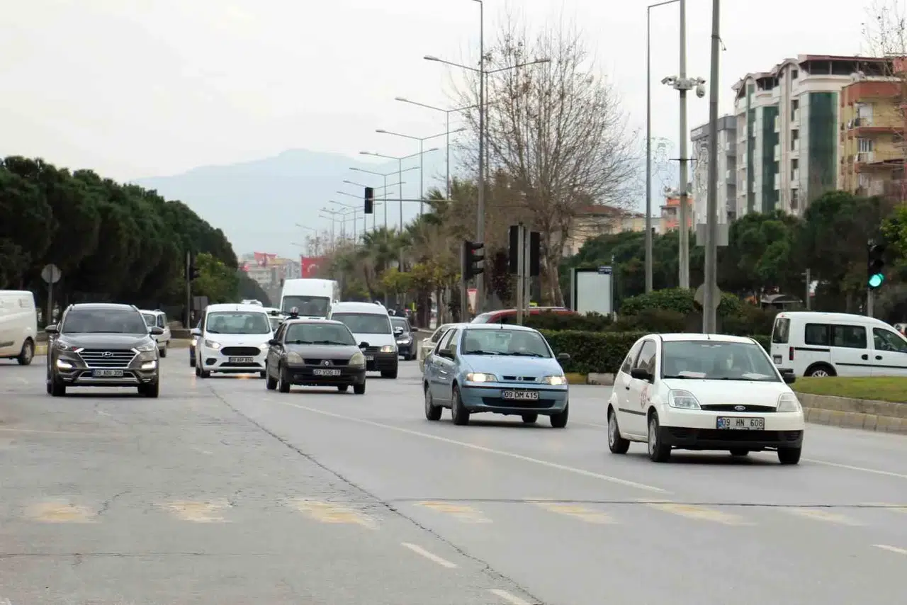 Aydın yollarında hareketlilik: Araç sayısı 700 bine dayandı