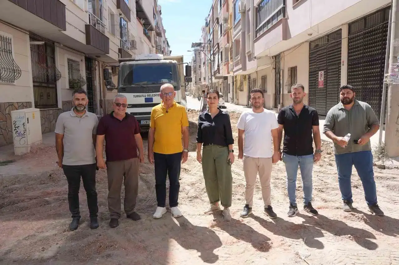 Turgutlu'da yollar yenileniyor: Başkan Akın sahadaki tempoyu artırdı