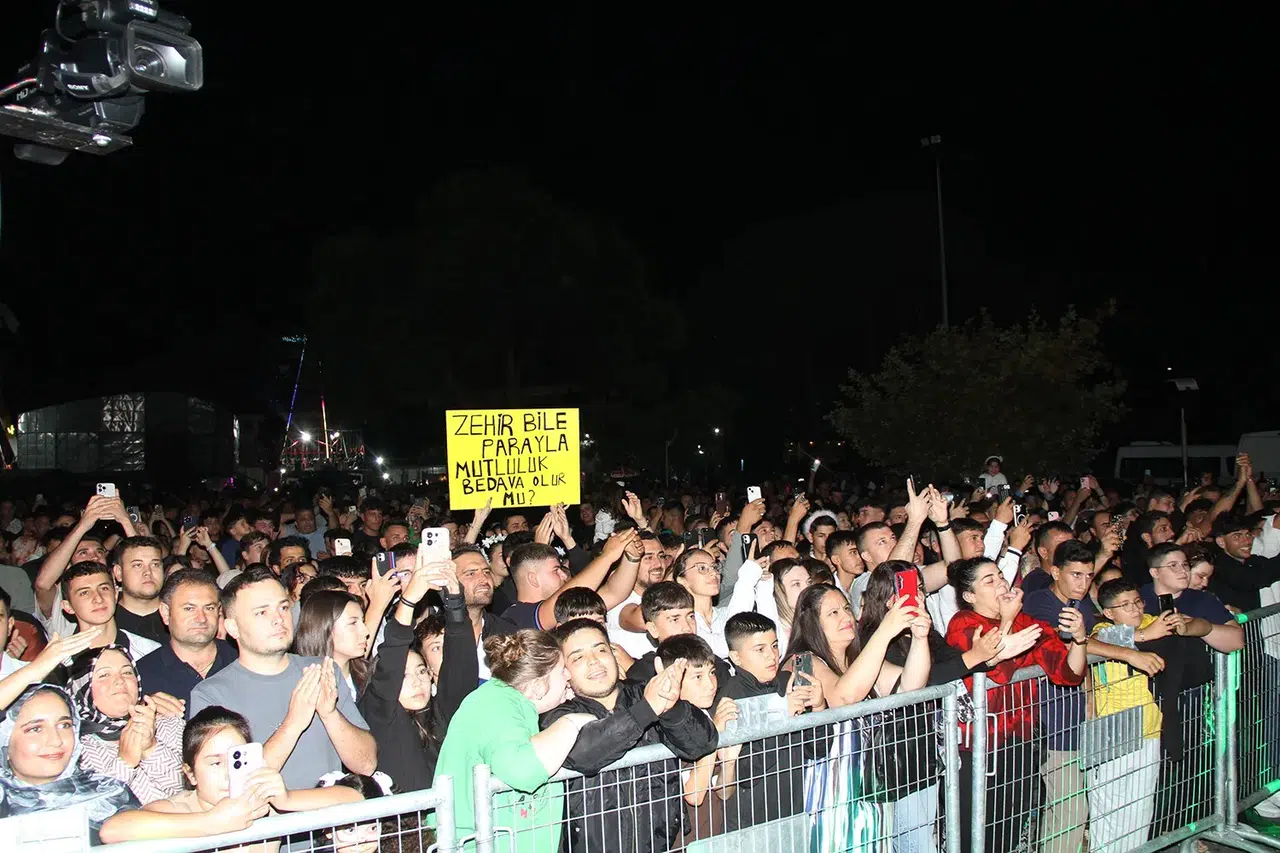 Kula’da kurtuluş coşkusu Hüseyin Kağıt ile zirveye taşındı