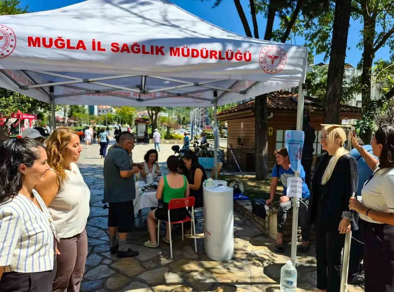 Menteşe'de sağlık seferberliği: Meydanda ücretsiz tarama hizmeti