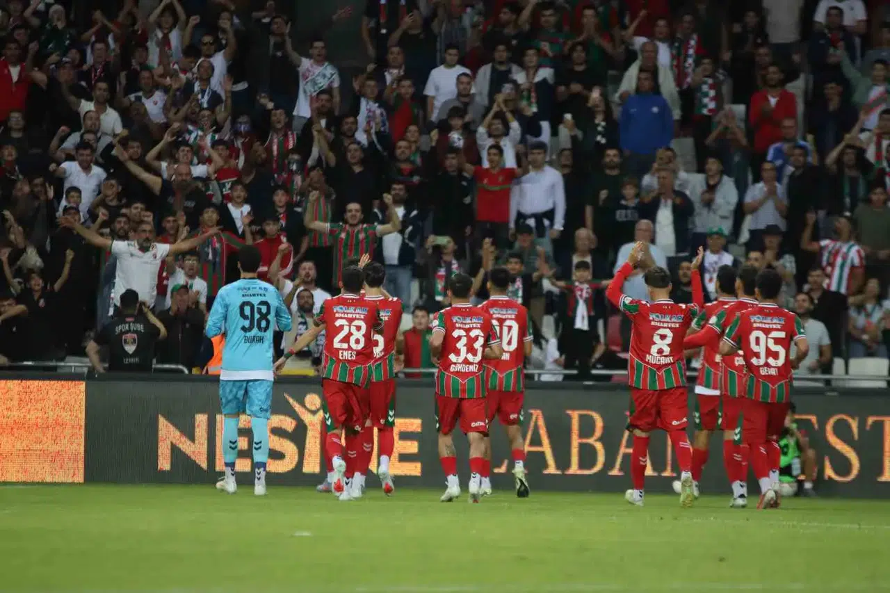 Karşıyaka’da kabus gibi başlangıç: Şampiyonluk hedefi yerini arayışa bıraktı