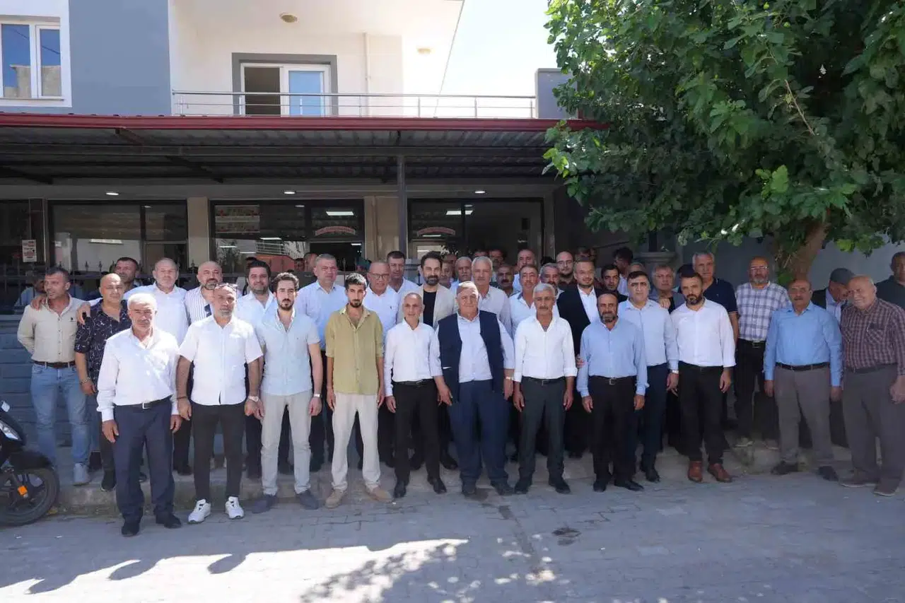 Sekiz yıllık küslük Manisa'da bitti: İki aile barış sofrasında buluştu
