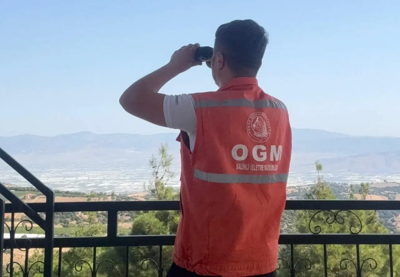 Manisa ormanlarında gözler gökyüzünde: Duman avcıları teyakkuzda