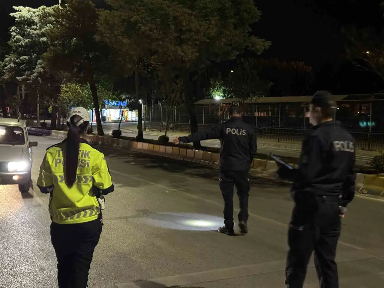 Aydın sokaklarında kuş uçurtmuyorlar: Polis ekiplerinden geniş çaplı güvenlik mesaisi
