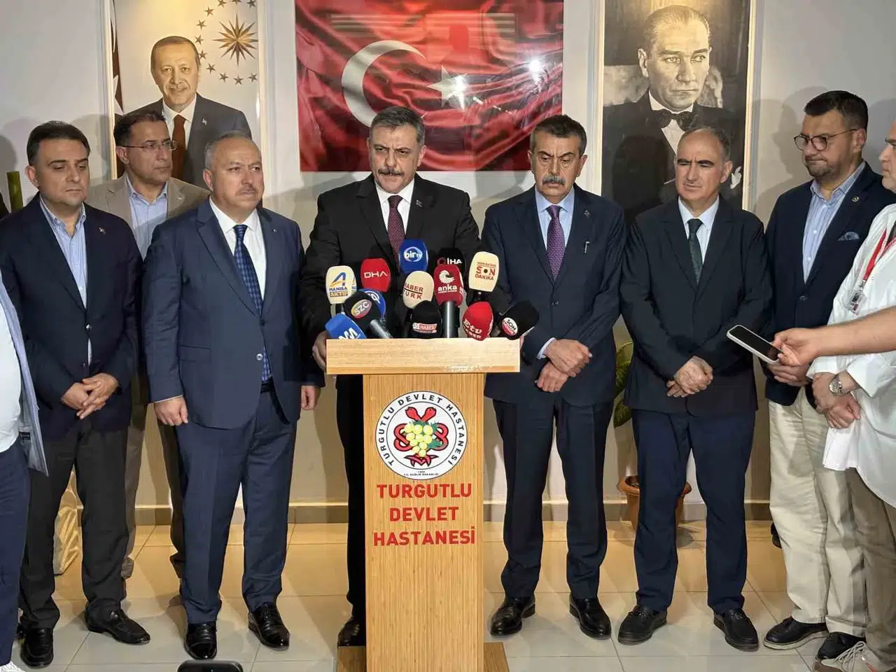Turgutlu'daki saldırı sonrası Bakanlardan "güvenlik protokolü" mesajı: Silahlar çocuklardan uzak tutulmalı