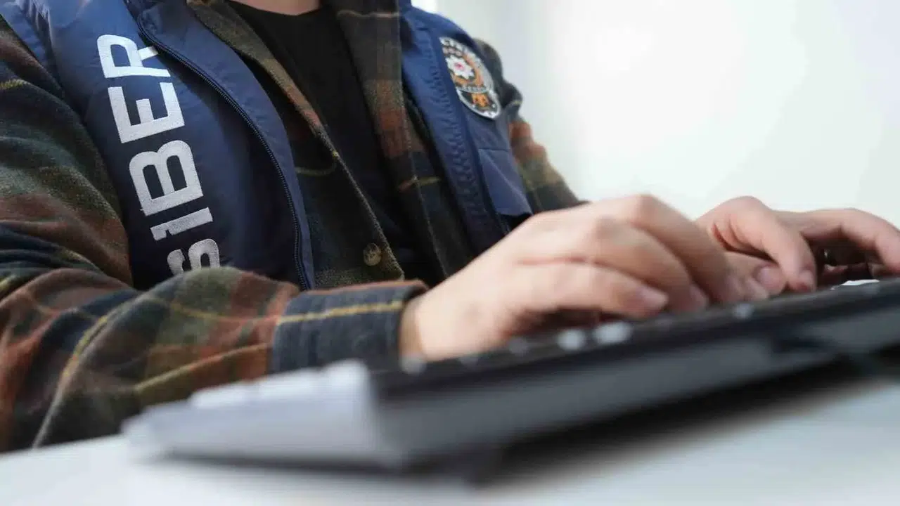 "Gizli operasyon" yalanıyla servetini kaptırdı: Emniyetten kaçamadılar