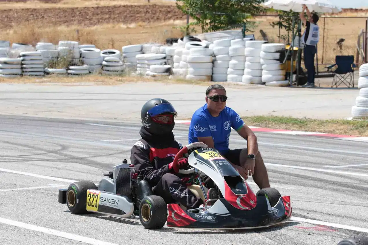 Uşak’ta motor sesleri zirveye çıktı: Karting heyecanı nefes kesti