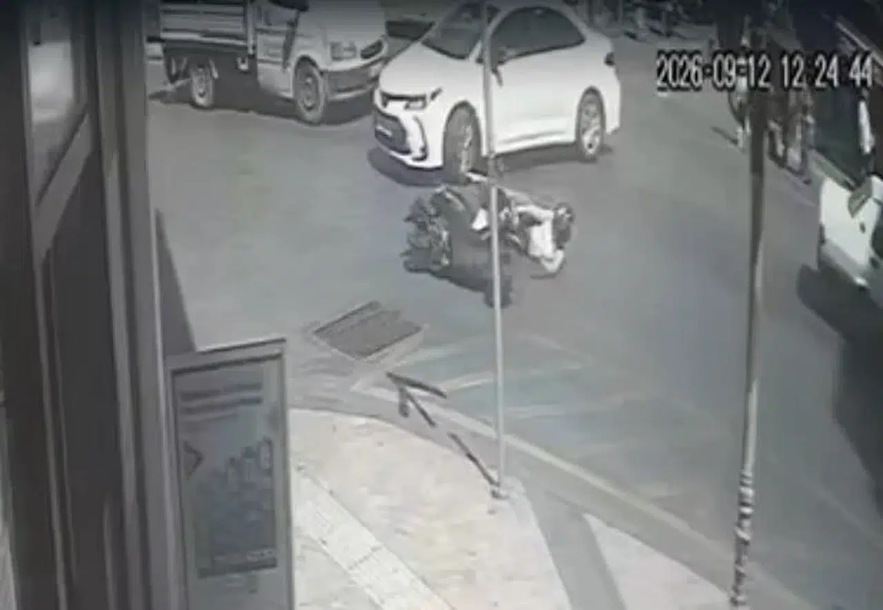 Efeler’de sokağa dönüş kazası: Motosikletli sürücü hastanelik oldu
