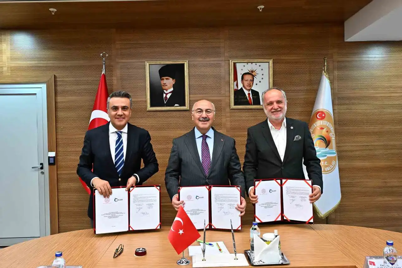 Denizli'de sanayi ve eğitim el ele: Gençlerin meslek yolculuğu için kritik imza