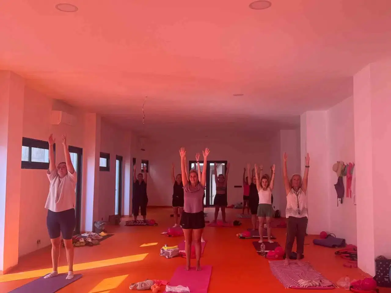Bodrum'da sağlıklı yaşam hareketi: Yüzlerce kişi pilatesle form tutuyor