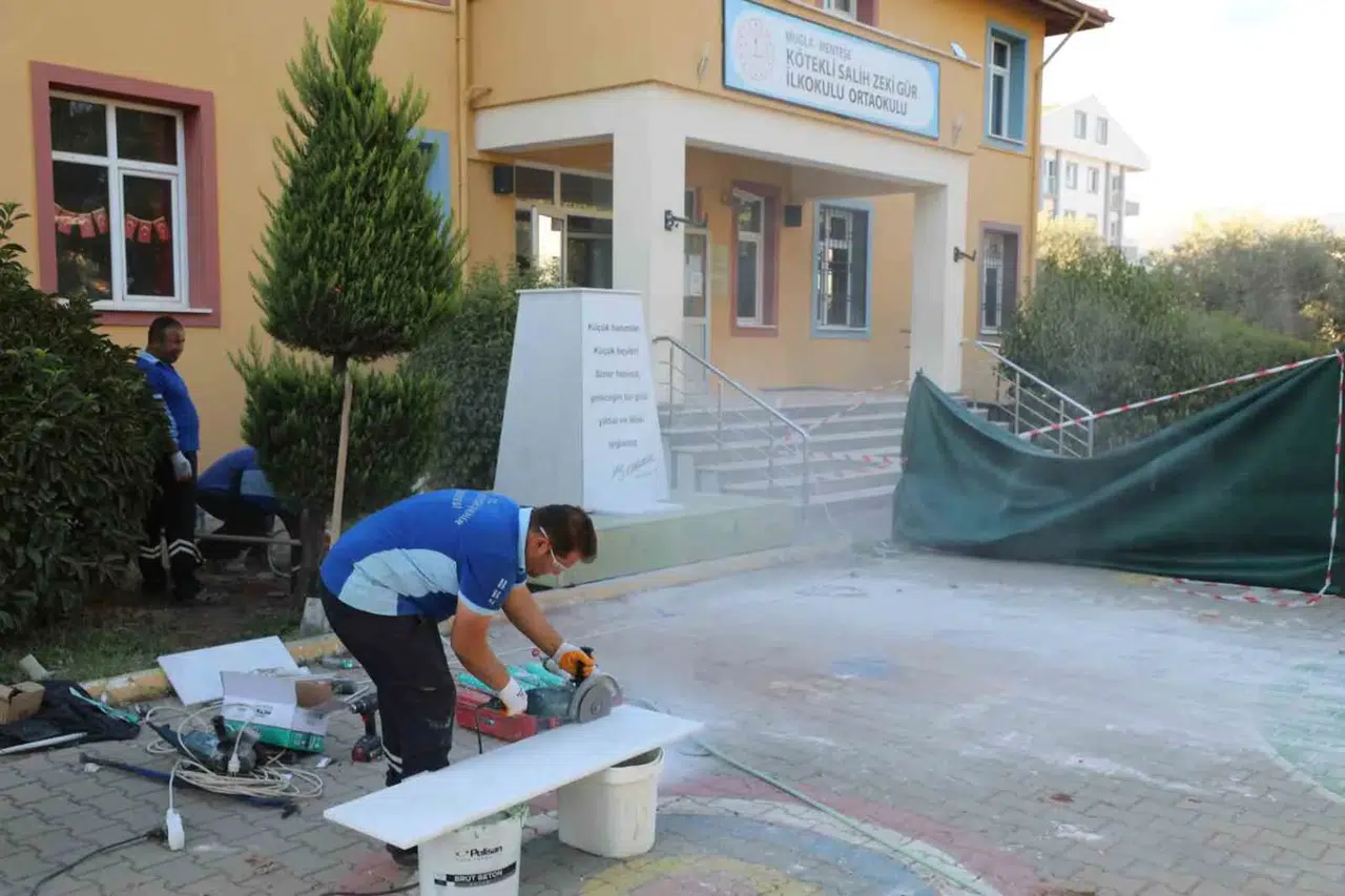 Kötekli'de çirkin saldırıya anında müdahale: Atatürk büstü yeniden eski günlerine döndü