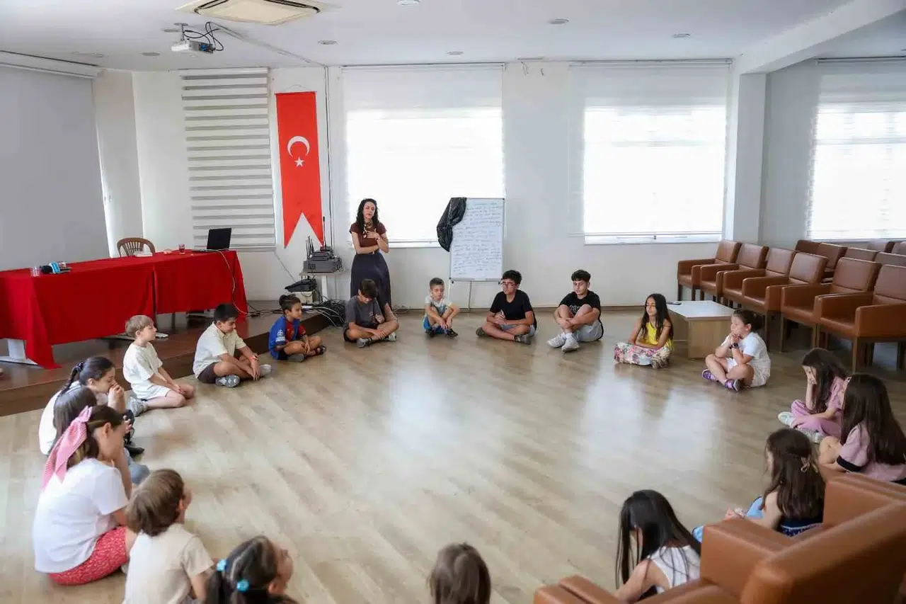 Efeler'de geleceğin mimarları için seferberlik: Sosyal belediyecilikte yeni dönem