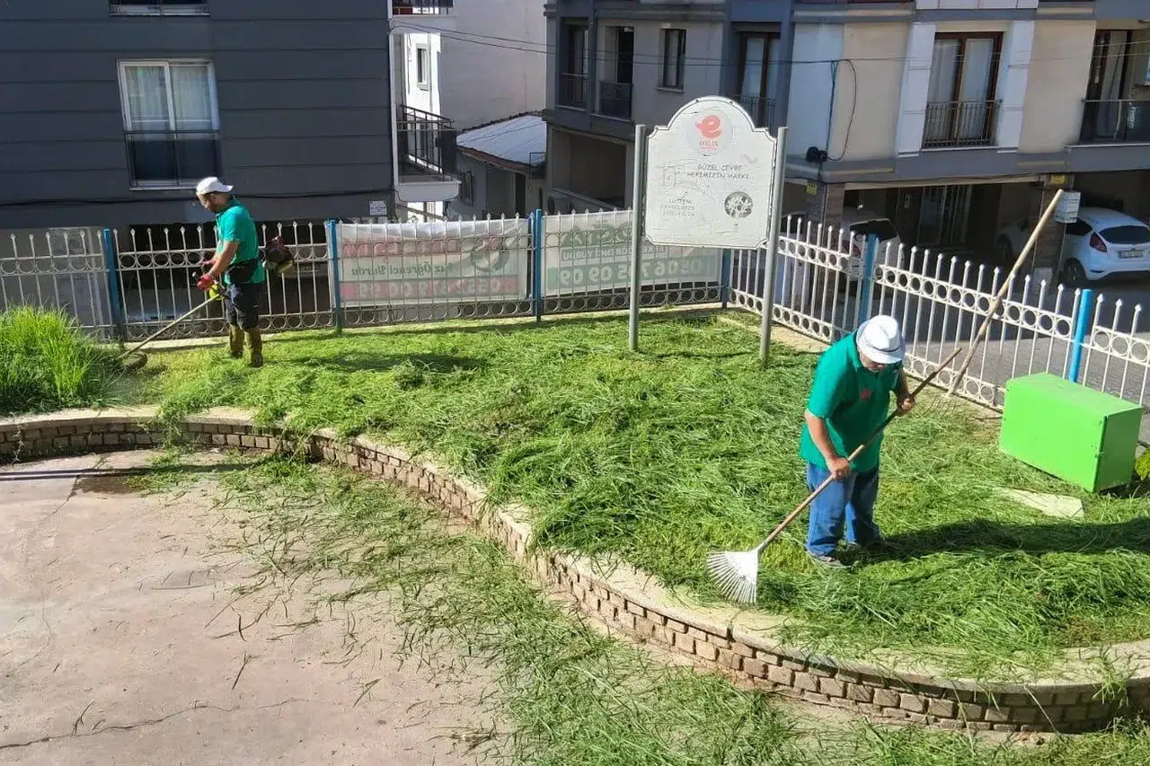 Efeler’de Yeşil Alan Seferberliği: Dört Mahallede Parklar Yenilendi