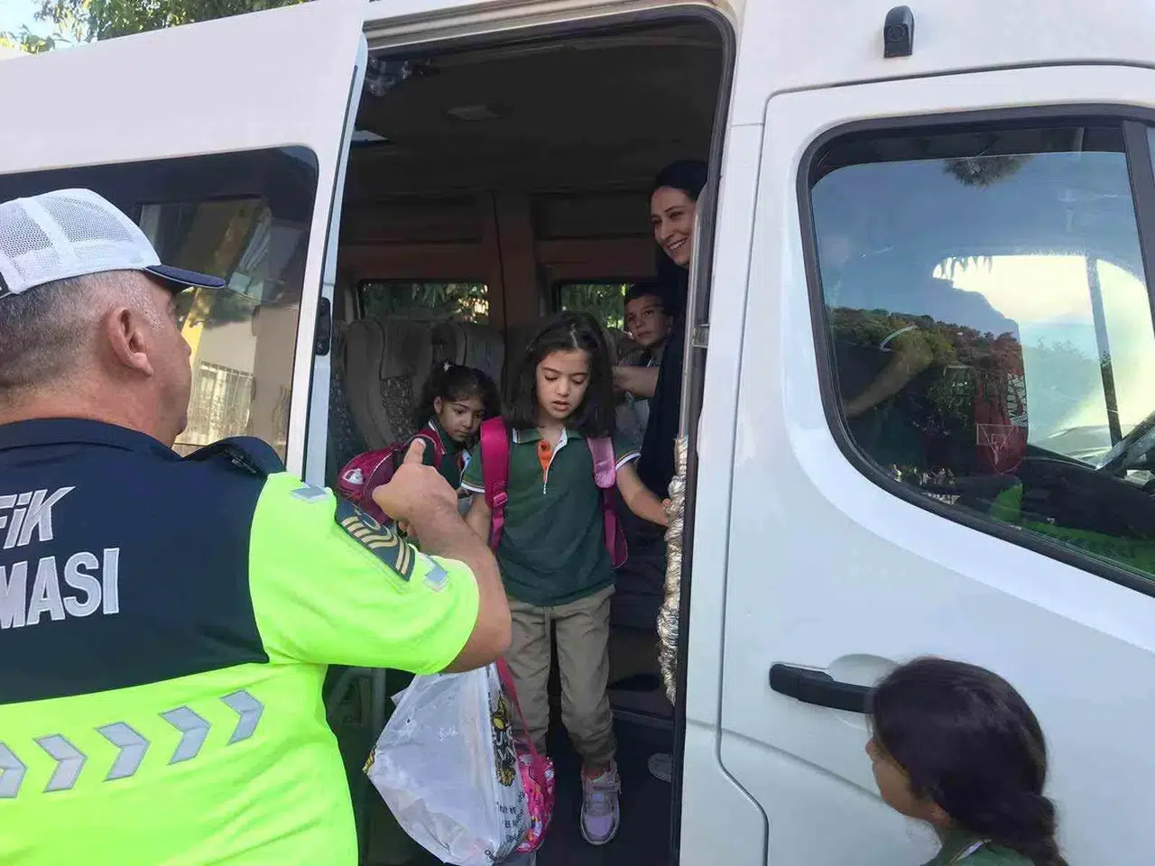 Koçarlı’da eğitim mesaisi başladı: Okul yollarında sıkı güvenlik çemberi