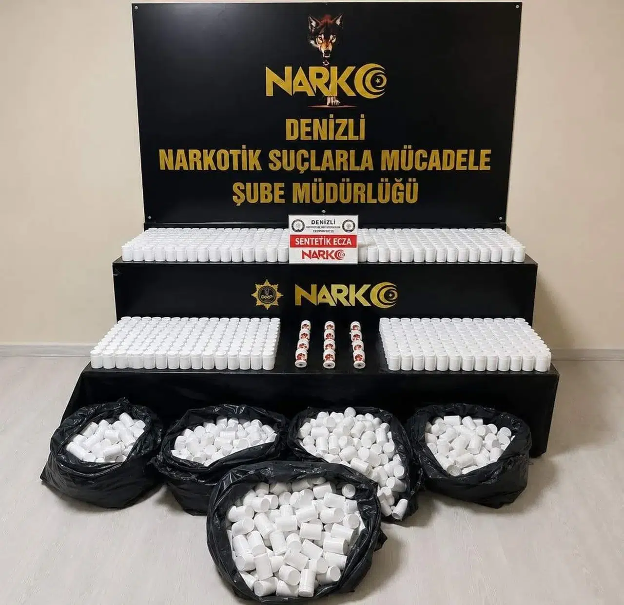 Denizli narkotik ekiplerinden dev darbe: 100 binin üzerinde hap ele geçirildi