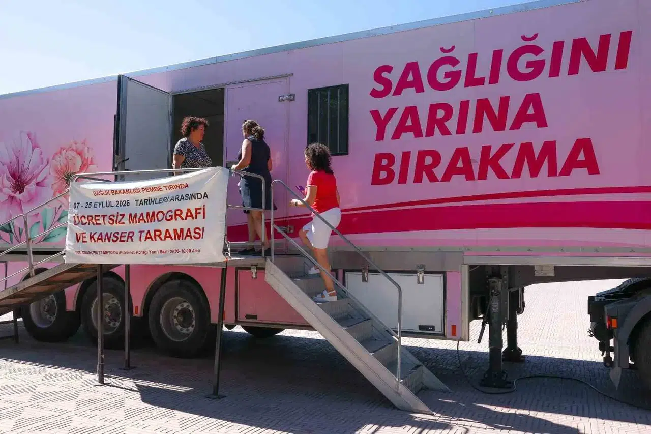 Aliağa’da sağlık seferberliği: Pembe Prenses kapınıza kadar geldi