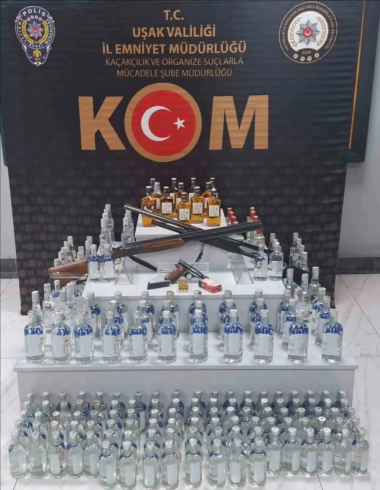 Uşak emniyetinden kaçakçılara darbe: Adreslere eş zamanlı baskın
