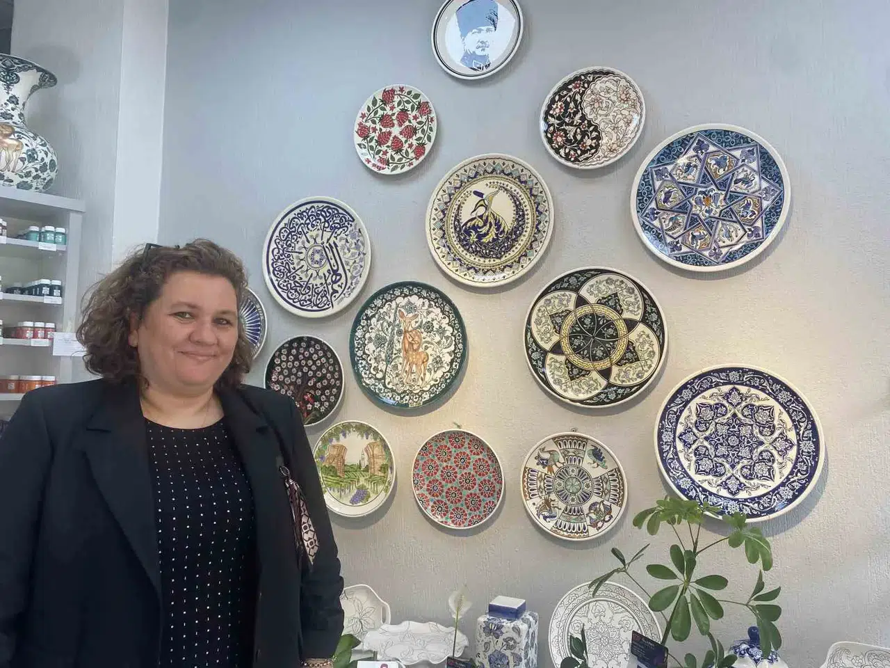 Alaşehir’in bereketli toprakları çini sanatıyla yeniden hayat buluyor
