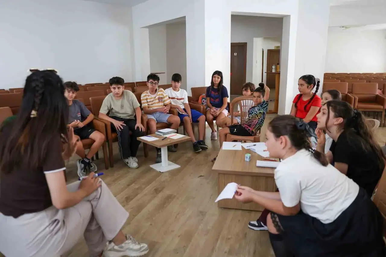 Efelerli gençlerin yeni rotası belli oldu: Ücretsiz atölyeler için kayıt dönemi başladı