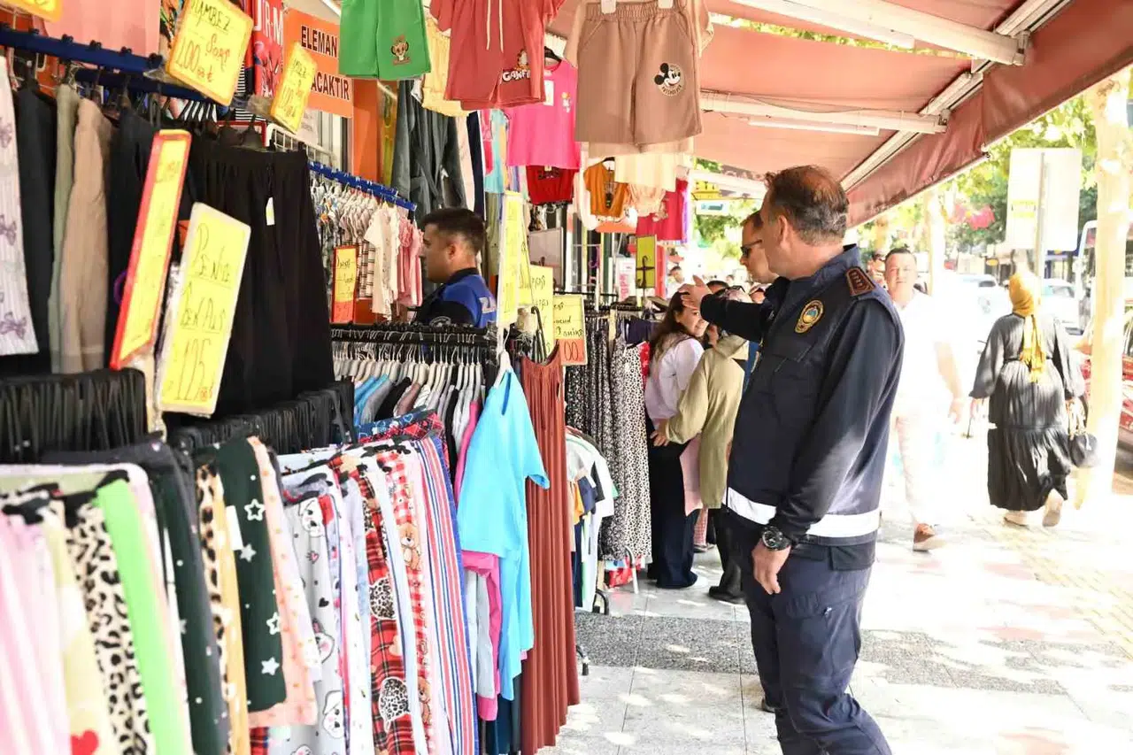 Manisa sokaklarında yaya önceliği dönemi: Kaldırımlar işgalden temizlendi