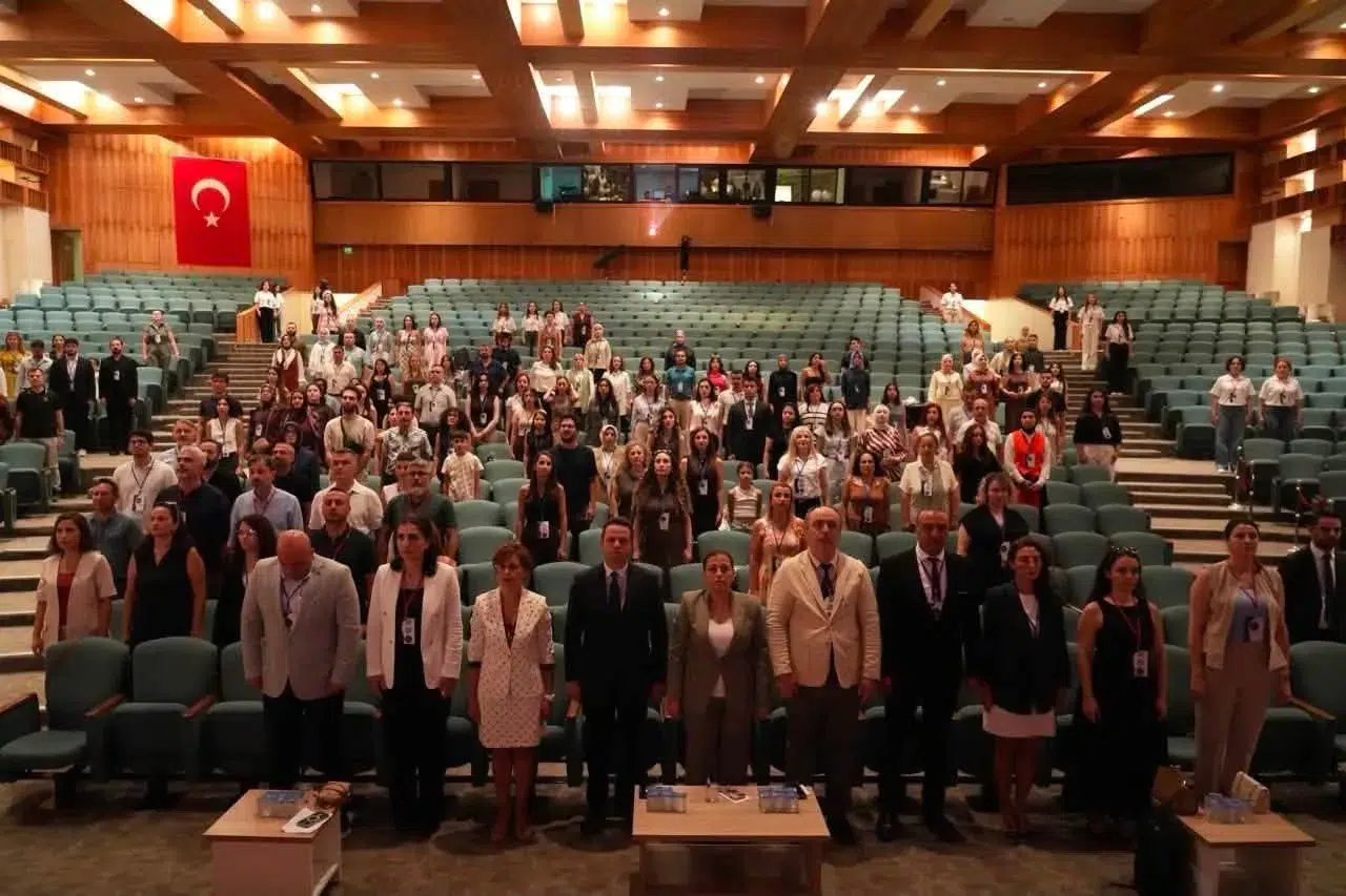 Eğitimde dijital devrim Muğla’da tartışılıyor: Bilim dünyası yapay zeka için bir araya geldi