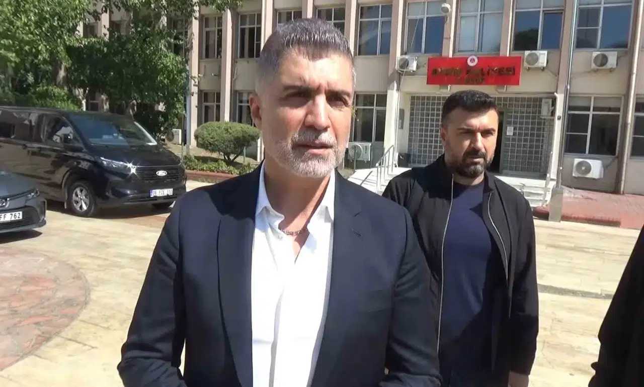 Özcan Deniz'den kardeşine adliye önünde tam destek: Bu dava tamamen haksız