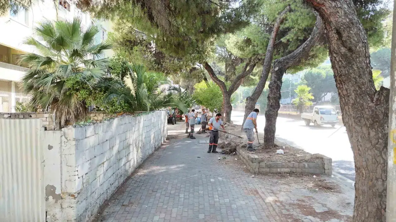 Nazilli’nin ana arterlerinde hummalı temizlik mesaisi
