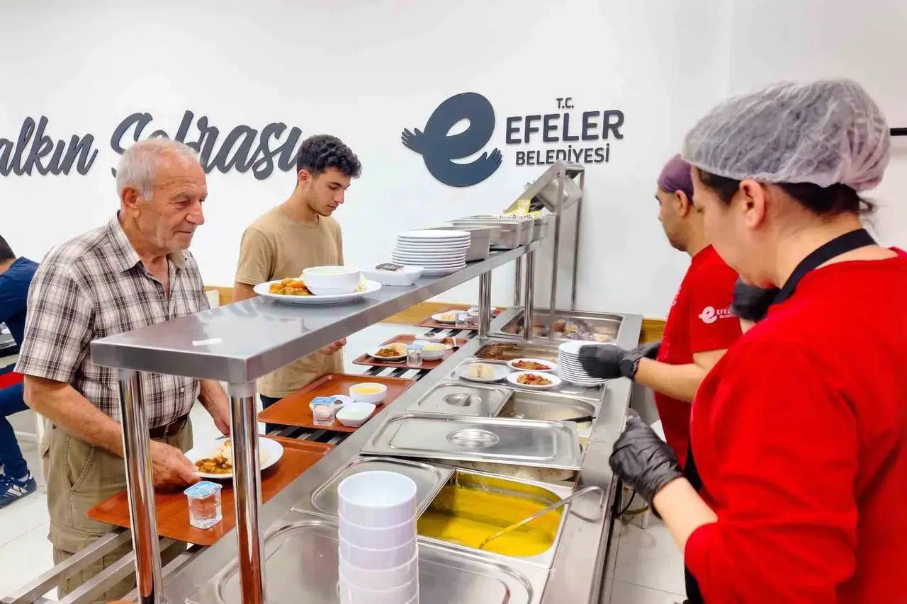 Efeler'de mutfaklar boş kalmıyor: Dört dörtlük menü uygun fiyatla sofralarda