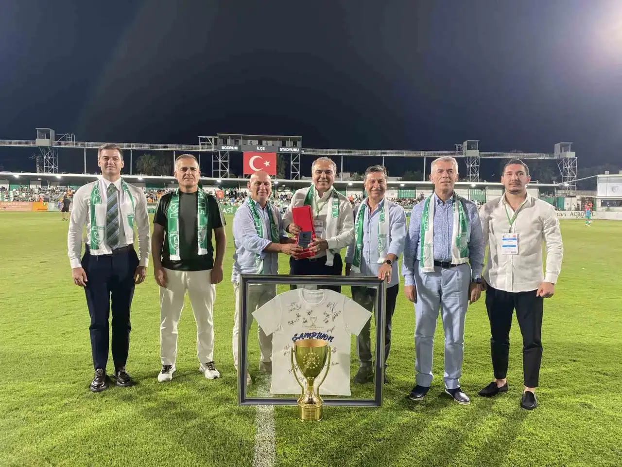 Bodrum’un gururu statta taçlandı: Yalıkavakspor şampiyonluk coşkusunu paylaştı