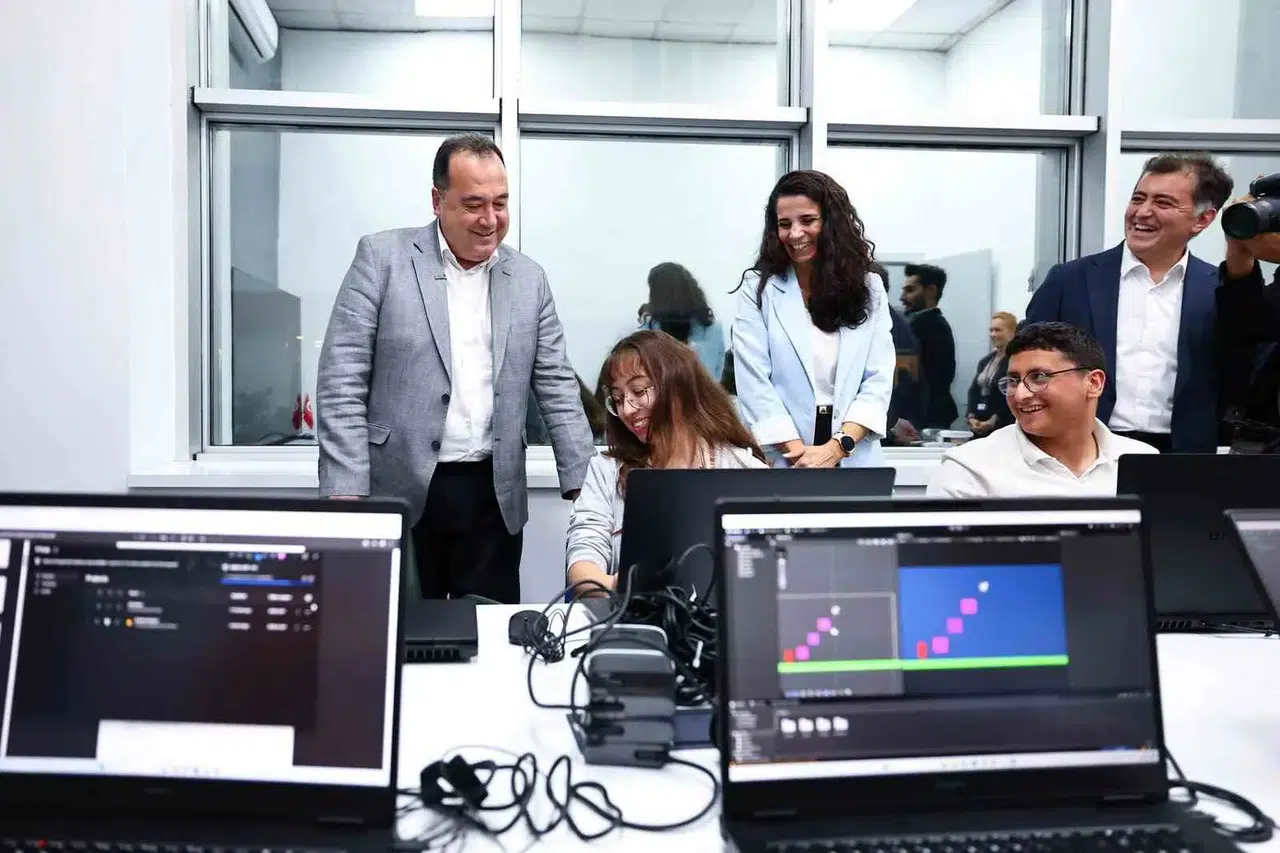 Manisa'da dijital devrim: Genç yazılımcılar ilk projeleriyle sahneye çıktı