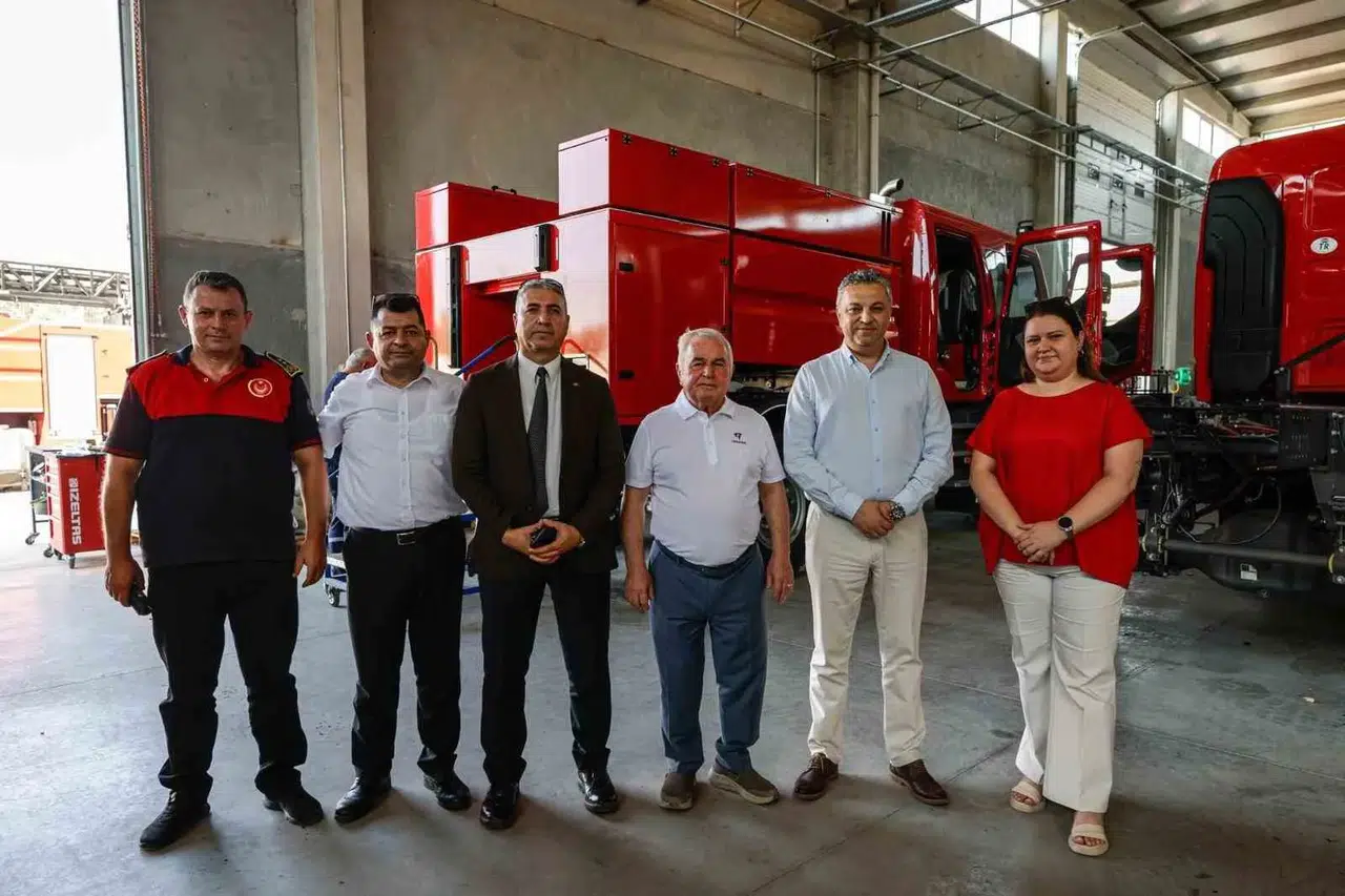 İzmir’in yangınla mücadelesinde teknolojik devrim: 10 yeni nesil arazöz yola çıkıyor