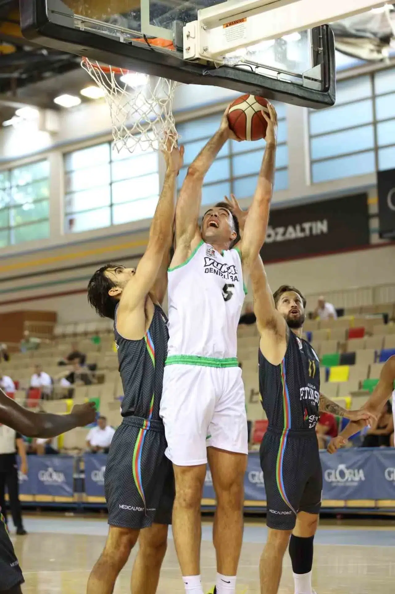 Gloria Cup’ta nefes kesen düello: Denizli Basket son düzlükte güldü
