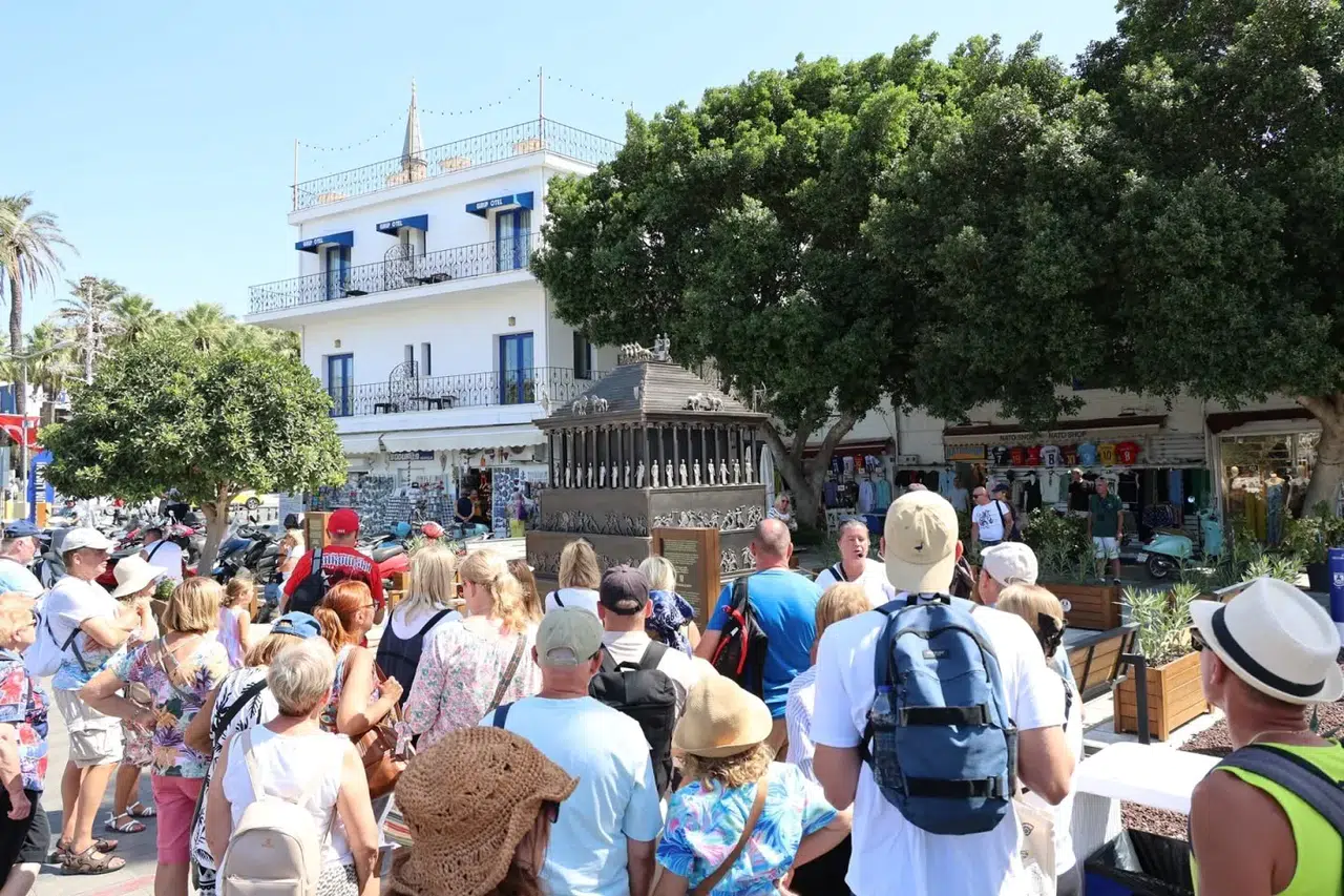 Bodrum’un yeni simgeleri sosyal medyayı sallıyor: Tarih ve sanat buluştu