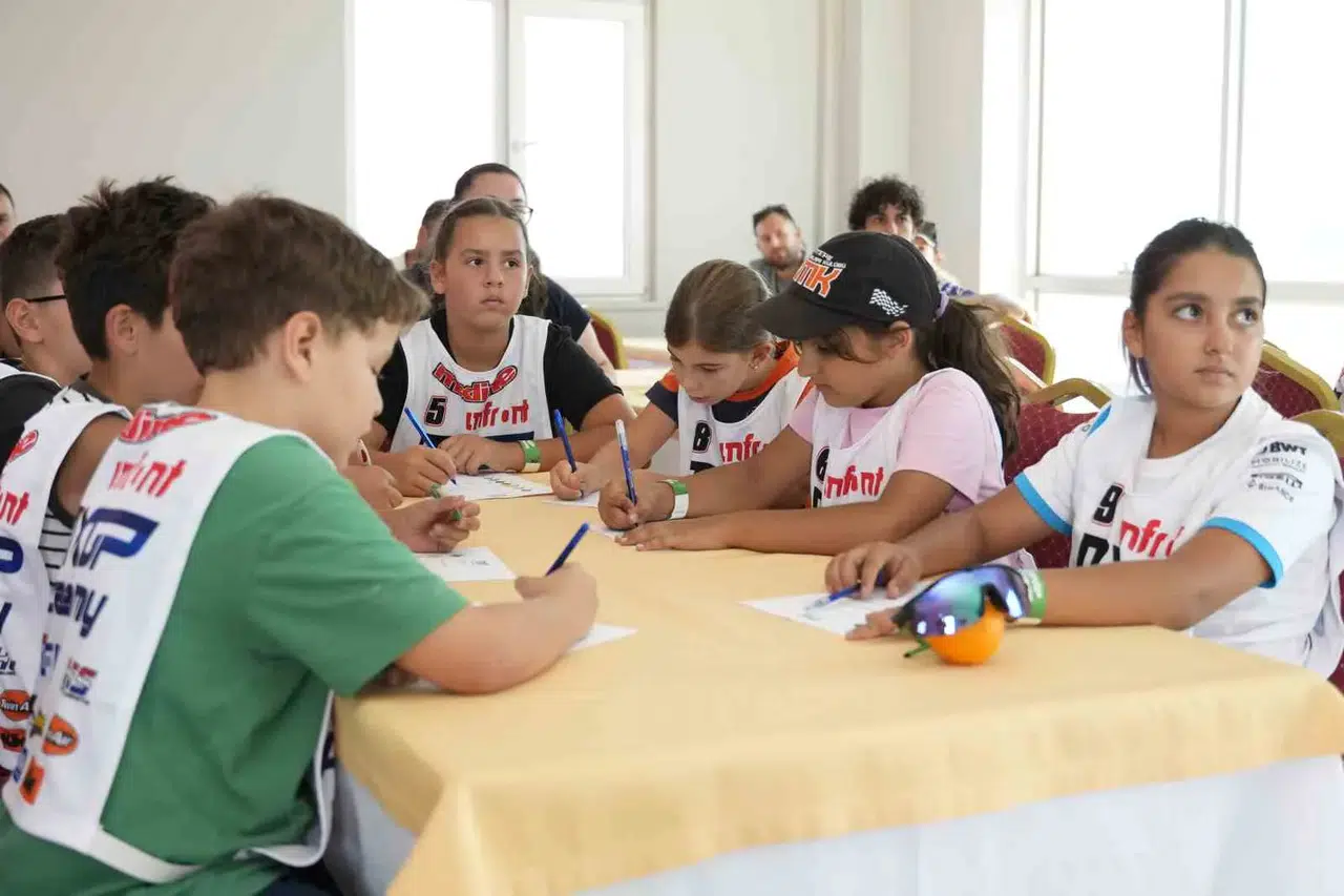 Afyonkarahisar pistlerinde yeni nesil motokros rüzgarı: Geleceğin şampiyonları yetişiyor