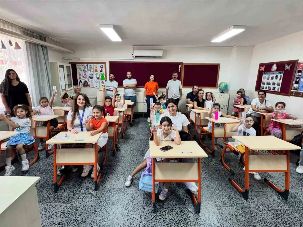 Çine’de okul zili çaldı, Gençlik Merkezi miniklerin yüzünü güldürdü