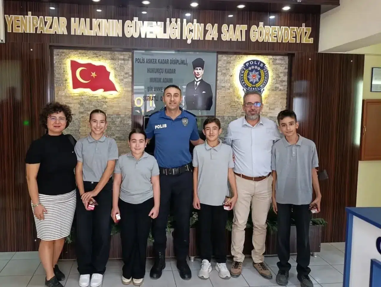 Yenipazar’da minik öğrencilerden emniyete anlamlı ziyaret