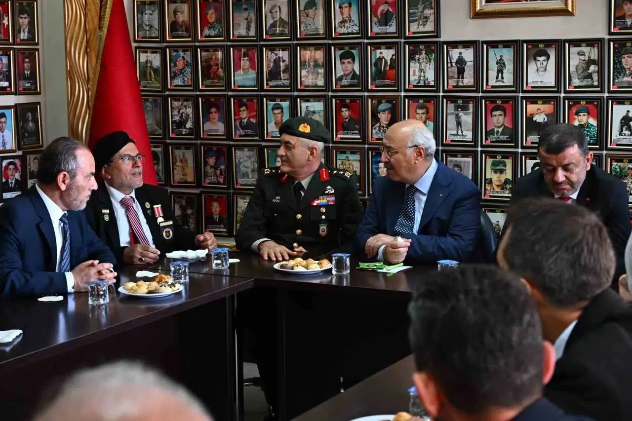 Vali Köşger'den anlamlı ziyaret: Gazilerimiz istikbalimizin sarsılmaz teminatıdır