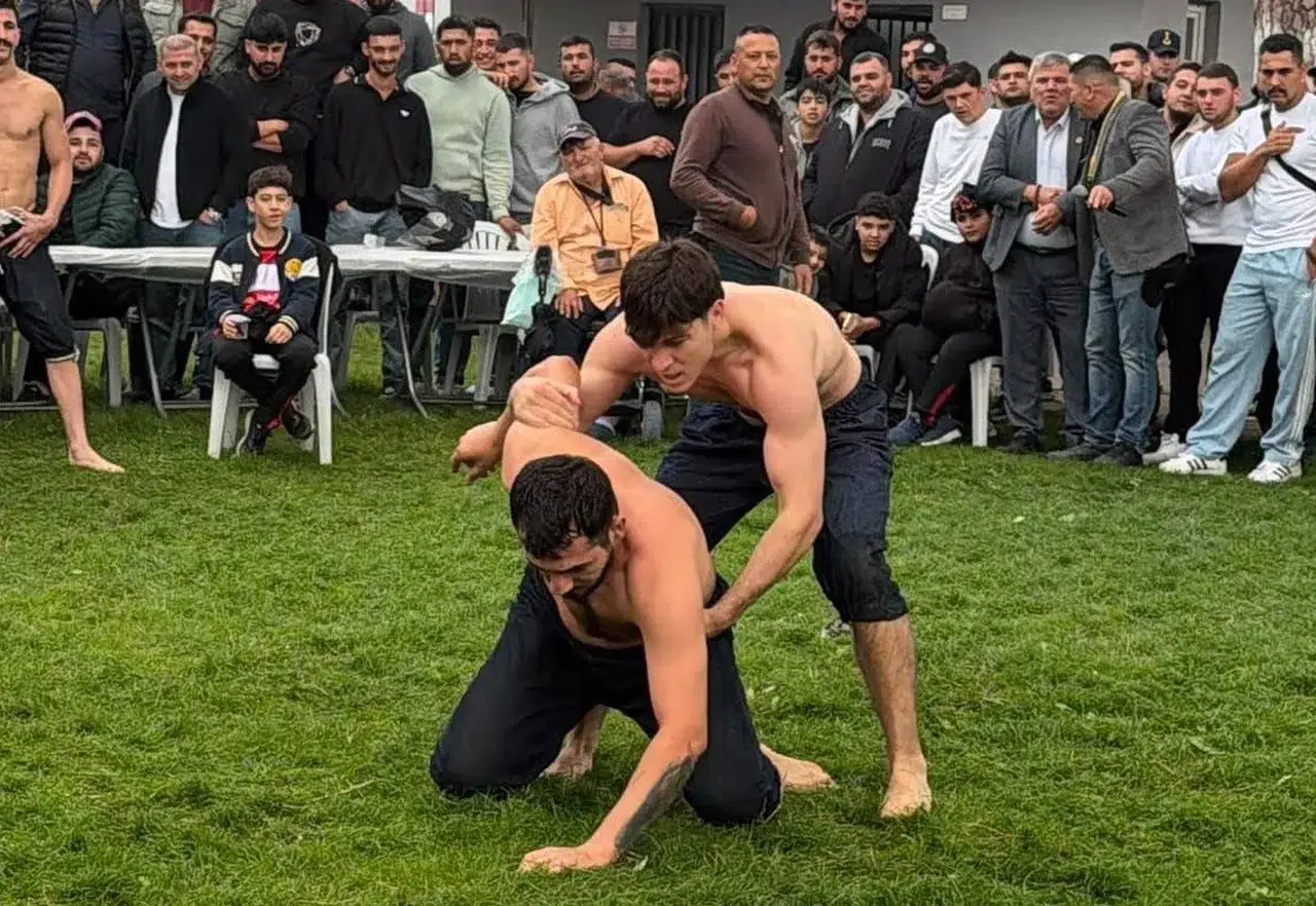 Köşk’te er meydanı şenlendi: Karakucak coşkusu Beyköy’e taşındı