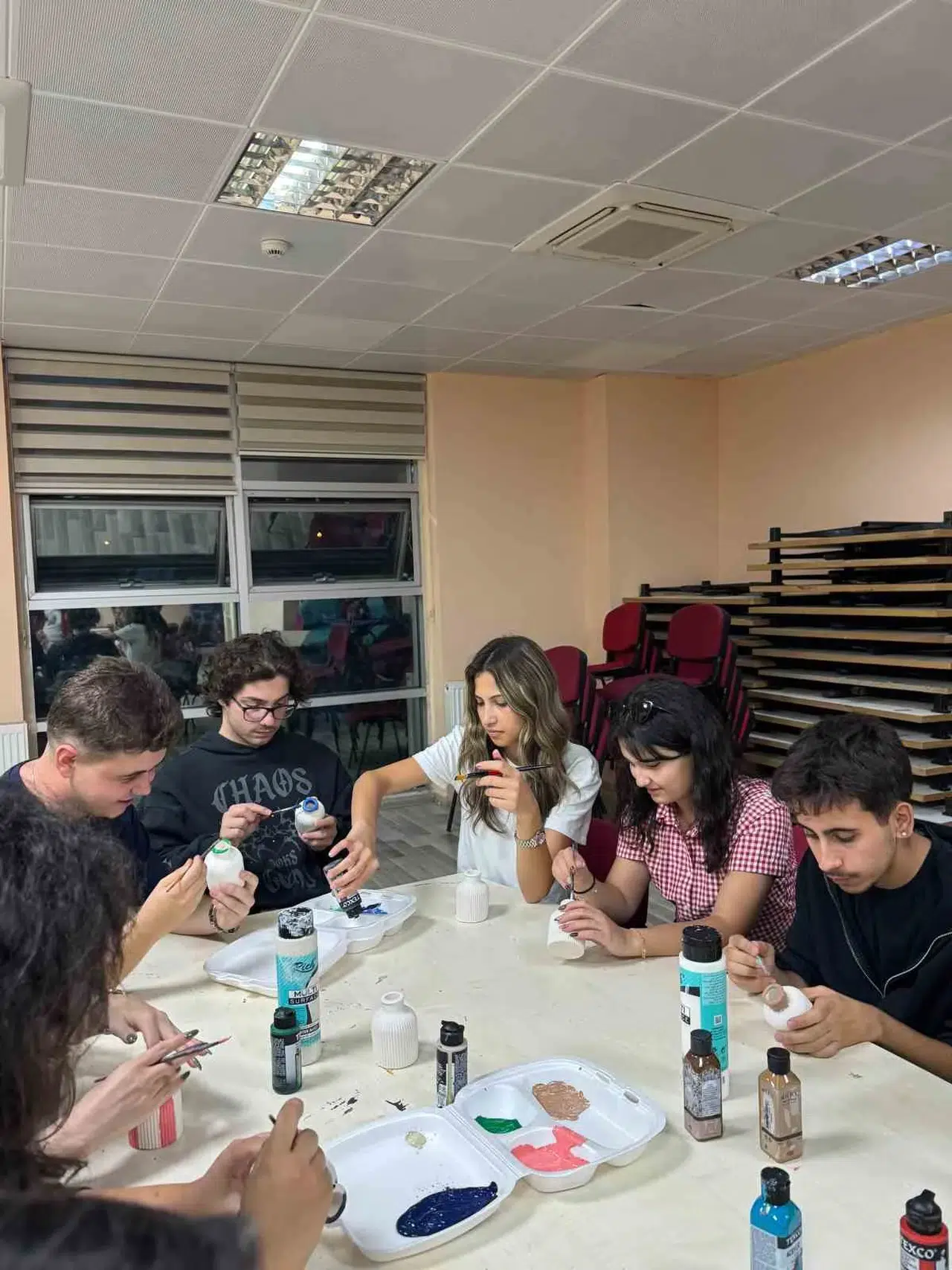 Menteşe’de sanatla gelen özgüven: Gençler atölyelerde hünerlerini sergiliyor