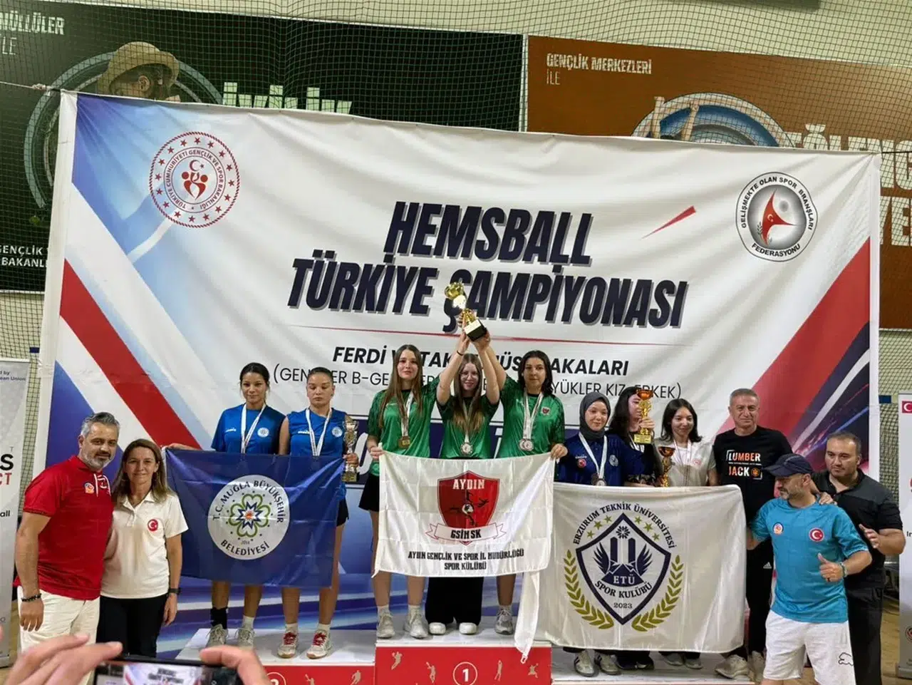Aydınlı sporcuların Hemsball zaferi: Kürsüyü rakiplerine bırakmadılar