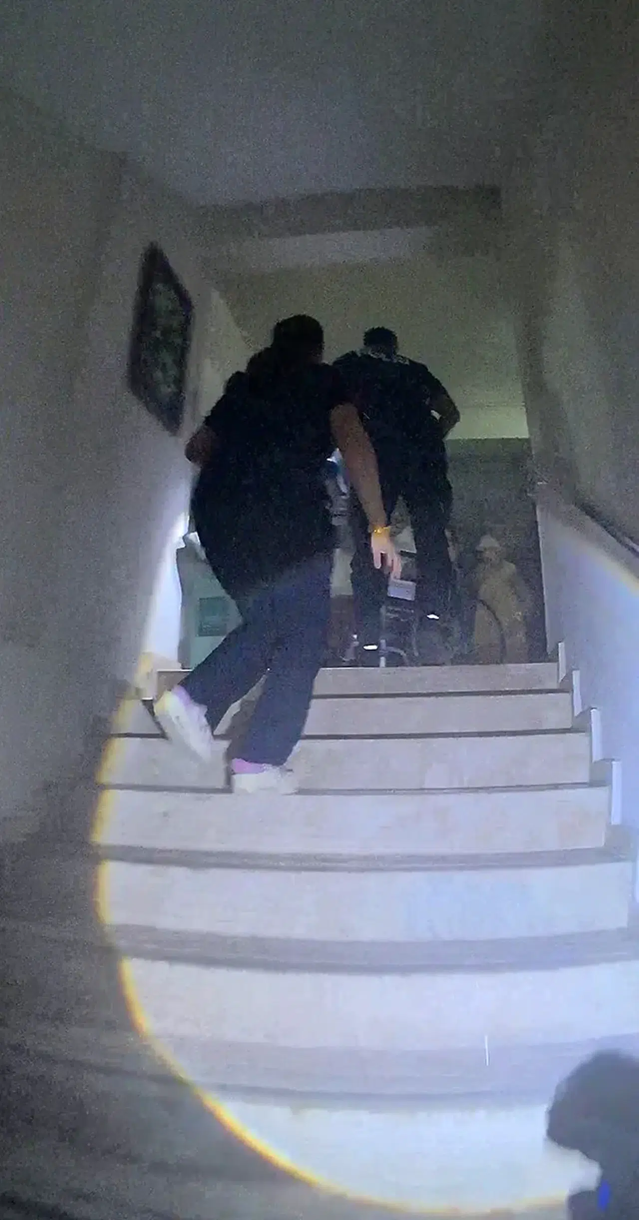 Alevler huzurevini kuşattı, polis ekipleri yaşlı çınarlar için adeta zamanla savaştı